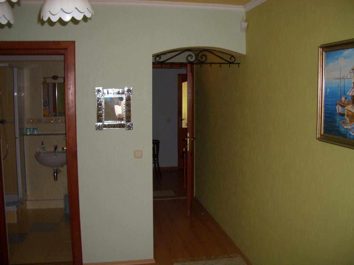 ホテル Bundi Vendeghaz ケヒダクスタニー エクステリア 写真