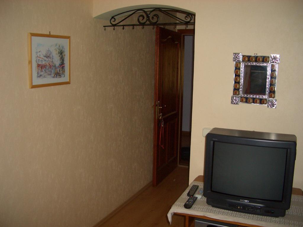 ホテル Bundi Vendeghaz ケヒダクスタニー エクステリア 写真